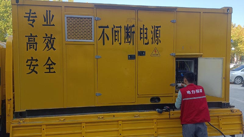 鹿城柴油发电机组和UPS电源配合使用时，如何避免切换过程中的电力中断？